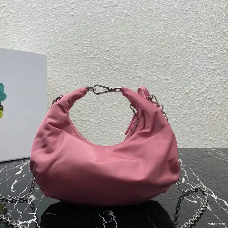 Fashionrepsfam ru 206B570027 Prada Bags 0706